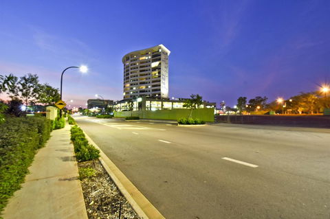 Nomikis\'On The Avenue - Accommodation Noosa 10