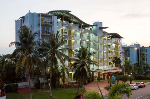 Cullen Bay Resorts - Accommodation Noosa 11