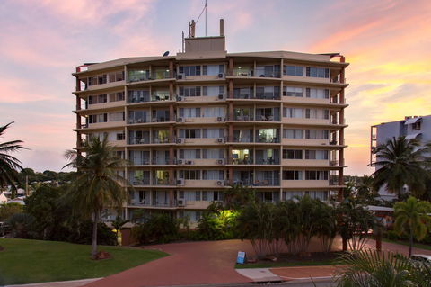 Cullen Bay Resorts - Accommodation Noosa 12