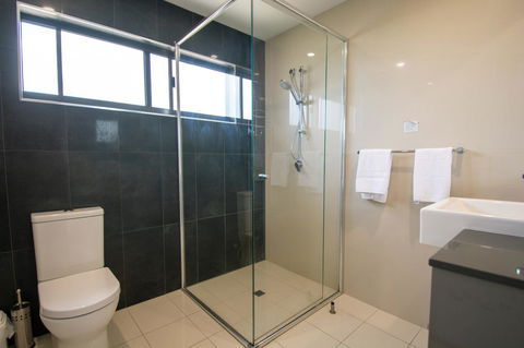 Magnum Serviced Apartments - Accommodation Noosa 35