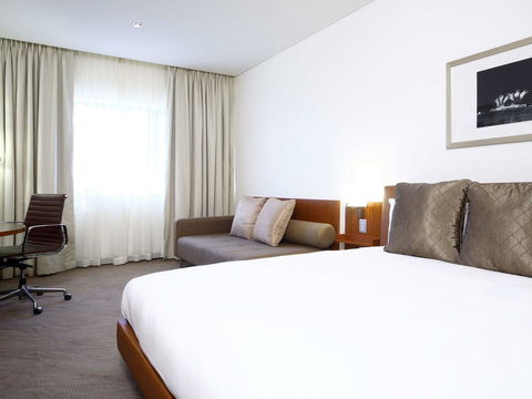 Novotel Canberra - Accommodation Noosa 0