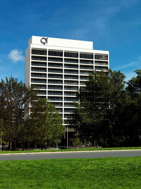 QT Canberra - Accommodation Noosa 2