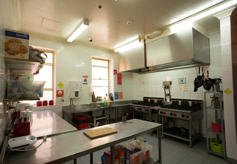 Bondi Beachside Inn - Accommodation Noosa 2