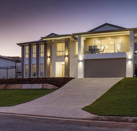 Brand New Executive Living - Accommodation Noosa
