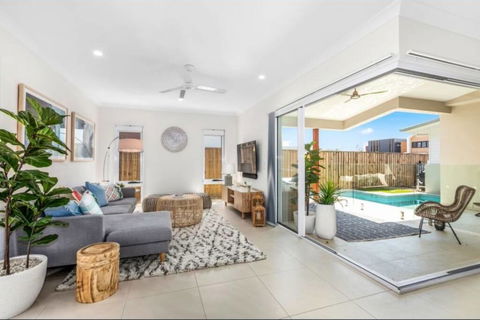 Brand New PRIZE HOME 50m Path To Beach - Accommodation Noosa 0