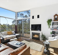 Bristlebird - Beach 650m Pets Fireplace Linen 4 bdrm WiFi - Accommodation Noosa