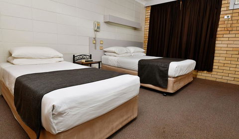 Burke And Wills Motor Inn - Accommodation Noosa 3