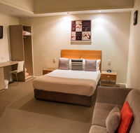 Burkes Hotel Motel - Accommodation Noosa