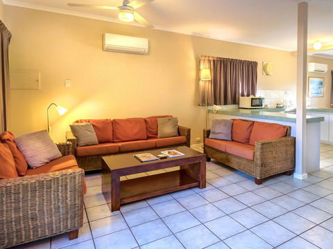 Cable Beachside Villas - Accommodation Noosa 2
