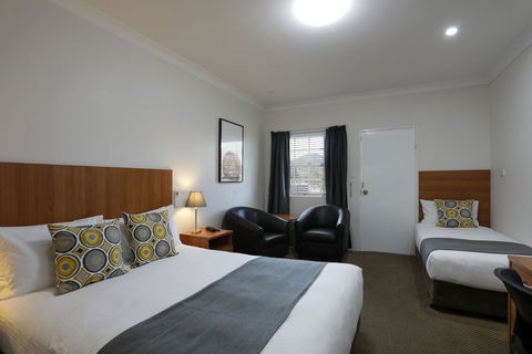 Cadman Motor Inn And Apartments - Accommodation Noosa 0