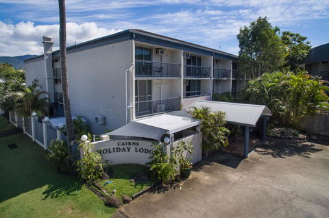 Cairns Holiday Lodge - Accommodation Noosa 1
