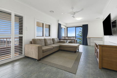 Calypso, Unit 5 - The Entrance - Accommodation Noosa 1