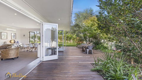 Campbell Cove - 60 Campbell Avenue - Accommodation Noosa 0