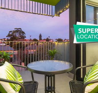 Canopy  44-Minutes from the CBD Train and Cafes - Wifi - Nespresso - Amenities - Accommodation Noosa