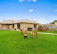 CAPEL Family Home large yard close to beach - Accommodation Noosa