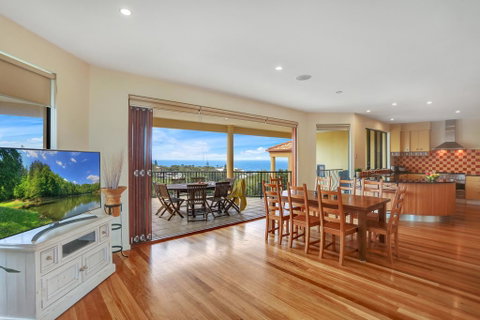 Captain's Retreat - Accommodation Noosa 0