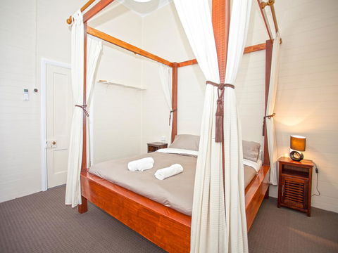 CBD Holiday Home - Accommodation Noosa 0