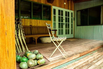 Chevys Rest with Accommodation Noosa