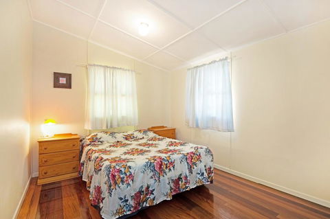 Close To Water, Restaurants And Clubs, Toorbul St, Bongaree - Accommodation Noosa 3