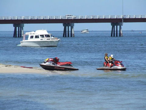 Close To Water, Restaurants And Clubs, Toorbul St, Bongaree - Accommodation Noosa 2