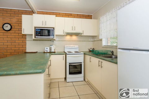 Comfy Ground Floor Unit Opposite Waterfront! Welsby Pde, Bongaree - Accommodation Noosa 3