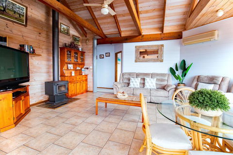 Coota Views - Accommodation Noosa 1