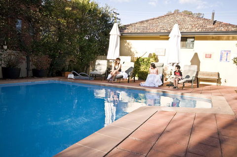 Country Plaza Motel - Accommodation Noosa 0