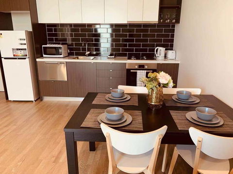 Cozy & Brand New Apt In The Heart Of Western - Accommodation Noosa 0