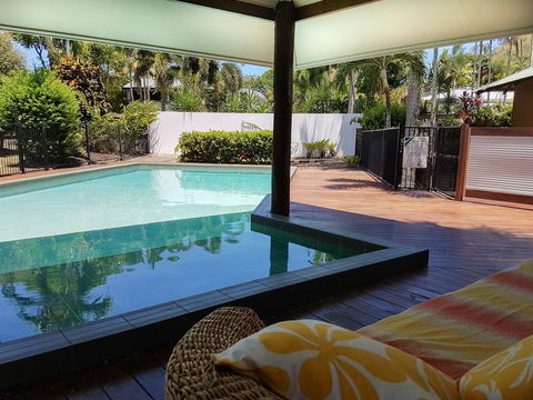 Crazy About Cairns Resort Living - 6 Bedrooms - Accommodation Noosa 0