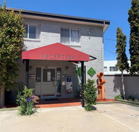 Crest Motor Inn - Accommodation Noosa
