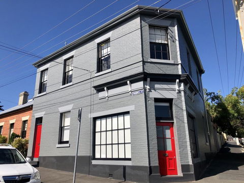 Cromwell Apartment - 3 Red Doors Battery Point - Accommodation Noosa 0