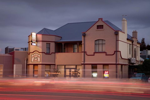 Cross Keys Hotel - Accommodation Noosa 0