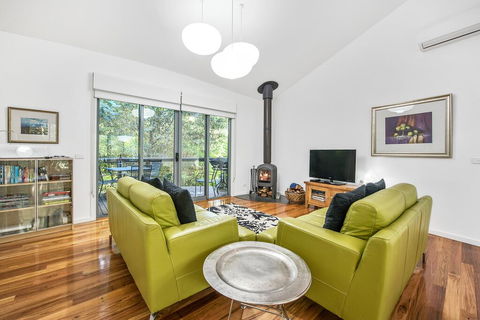 Dalrymples Guest Cottages - Accommodation Noosa 3