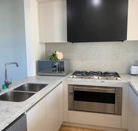 Delicate and Peaceful Bundoora Townhouse 10 - Accommodation Noosa