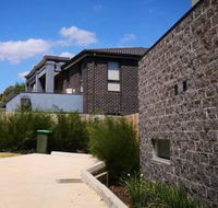 Delicate and Peaceful Bundoora Townhouse 11 - Accommodation Noosa