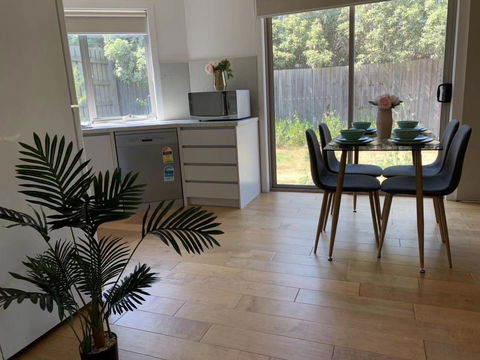 Delicate And Peaceful Bundoora Townhouse 20-R3 - Accommodation Noosa 2