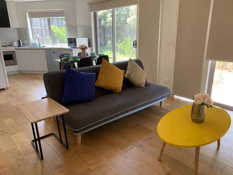 Delicate And Peaceful Bundoora Townhouse 7-R1 - Accommodation Noosa 0