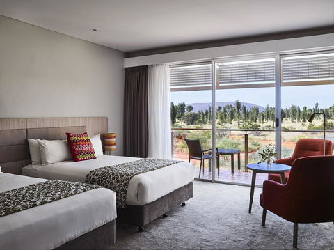 Desert Gardens Hotel - Accommodation Noosa 2