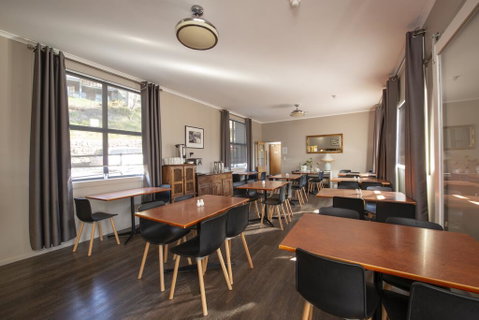 Diana Alpine Lodge - Accommodation Noosa 2
