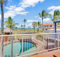 Driftwood on the Beach - Accommodation Noosa