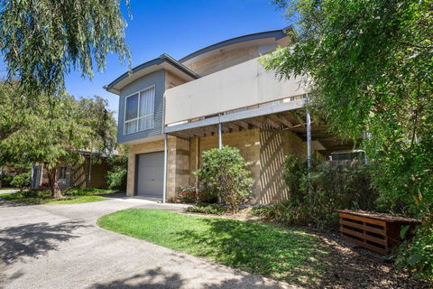 DRIFTWOOD VILLA - Free Wifi, Walk To Beach - Accommodation Noosa 0
