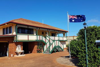 Dunelm House with Accommodation Noosa