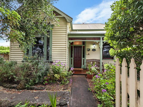 EAMONT ON SACKVILLE - Accommodation Noosa 1