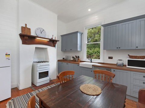 EAMONT ON SACKVILLE - Accommodation Noosa 2