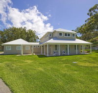 Echo Beach House 16 Reflections Dr - Luxurious House with Magnificent Pool and Ducted Air - Accommodation Noosa