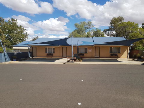 Edward Parry Motel And Apartments - Accommodation Noosa 2
