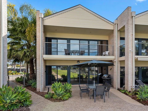 ELSINOR Townhouse 3 Mulwala - Accommodation Noosa 0