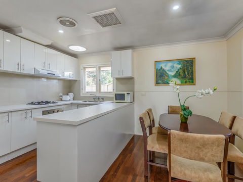 Exclusive Handy Holiday House - Accommodation Noosa 3