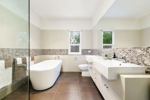 FAIRSEA RETREAT - RYE - Accommodation Noosa 2