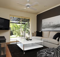 Feathers Serviced Townhouse - Accommodation Noosa